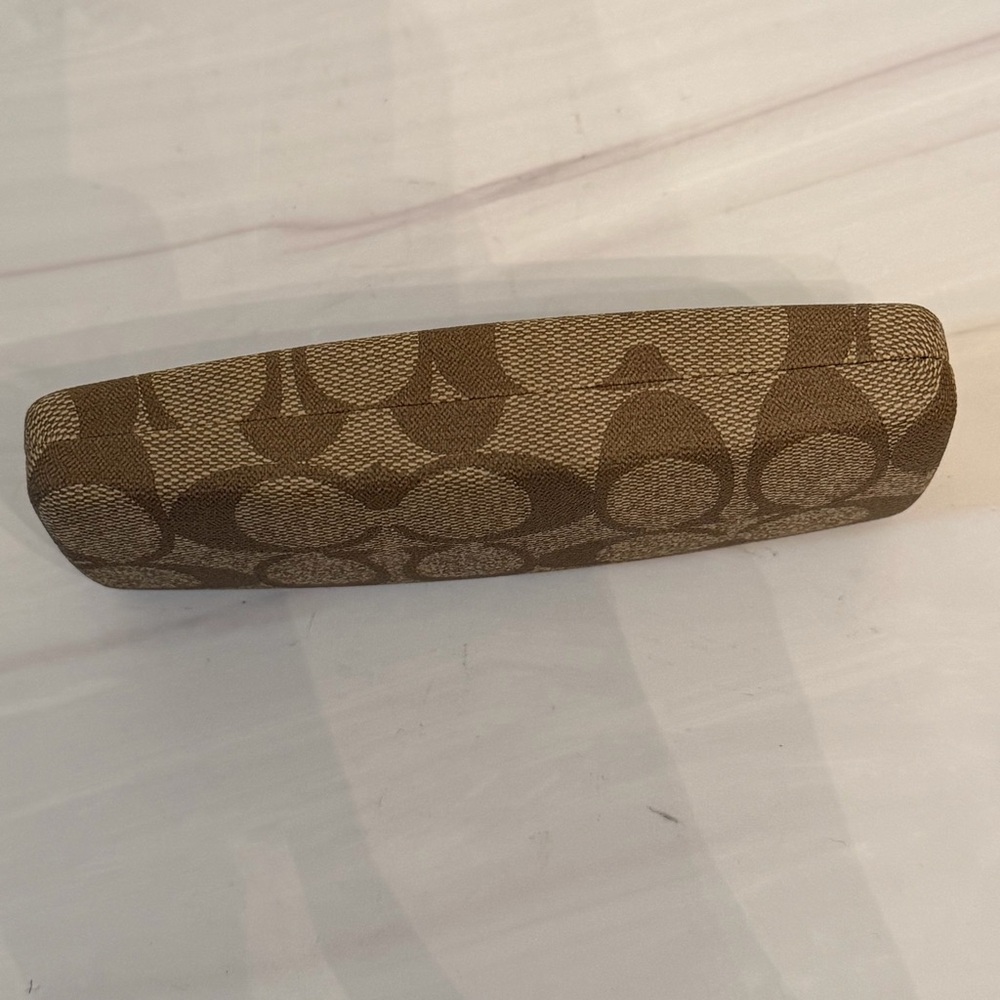 Coach Signature Monogram Hard Clamshell  Glasses Case with lens wipe - NEW - Picture 4 of 5